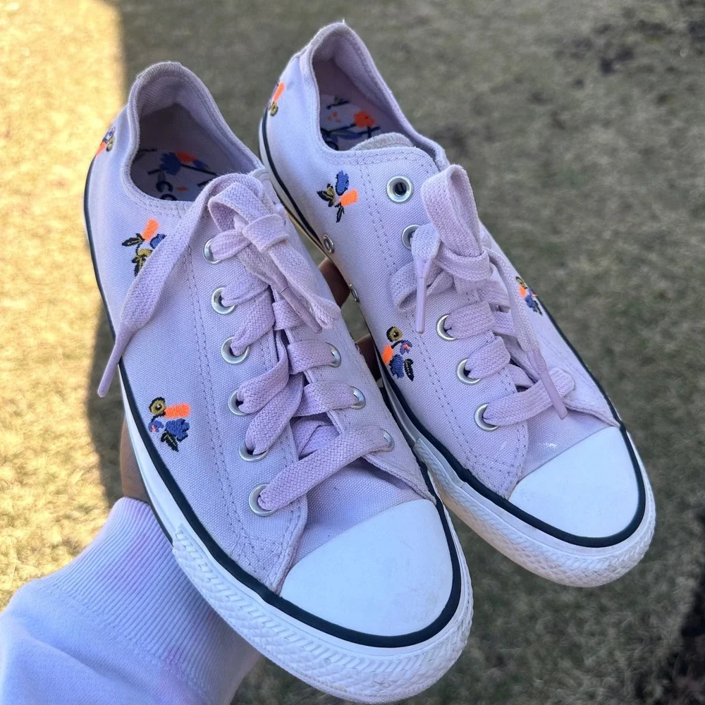 Converse Chuck Taylor All‎ Star We Are Stronger Together Sneakers Women's SZ 9